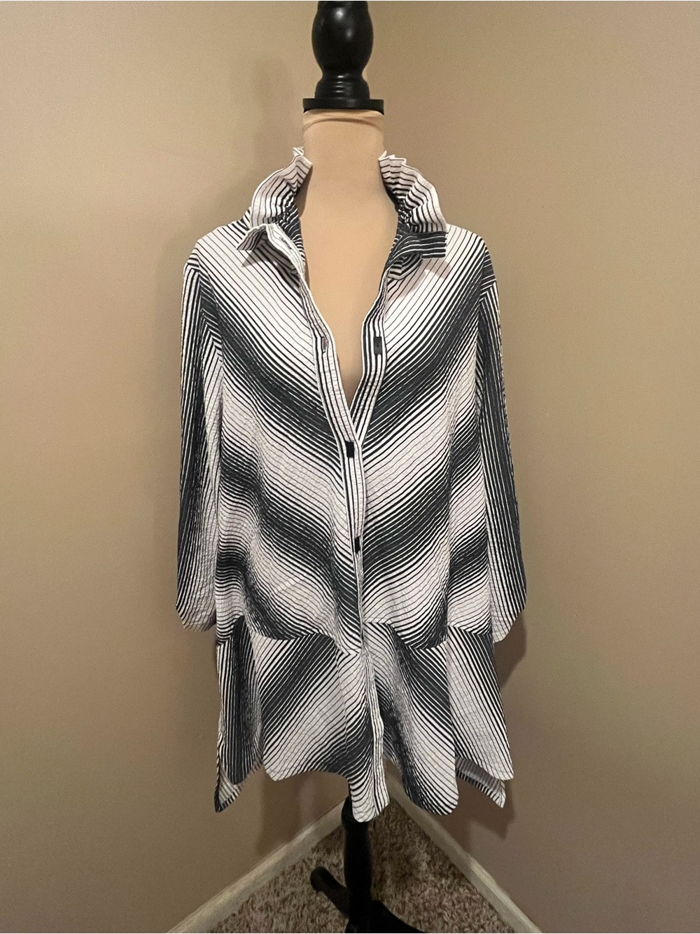 Moonlight Striped Black & White Button-Front Tunic,log buttons, wire collar, XL